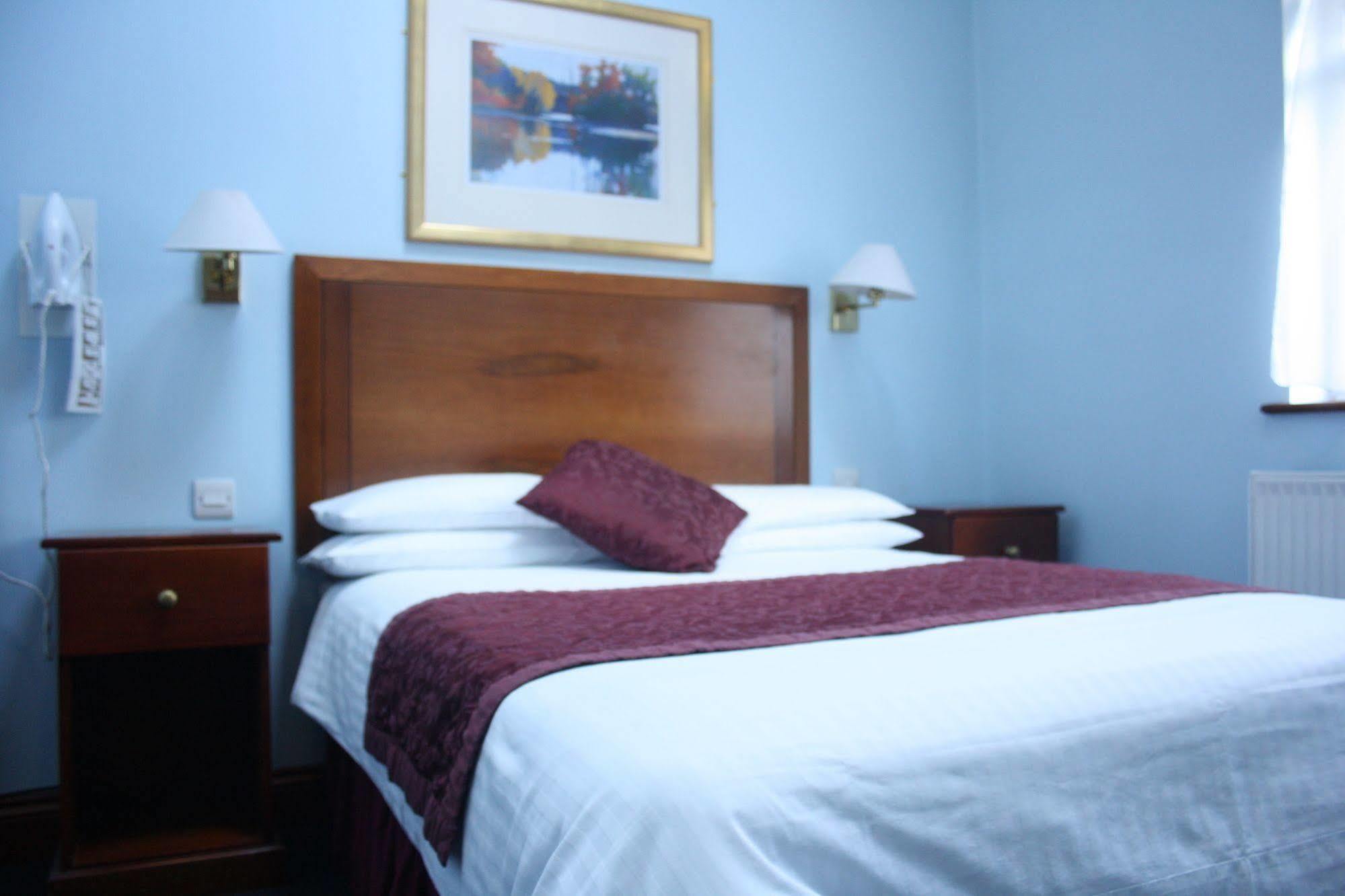 Kings Paget Hotel West Drayton  Exterior photo